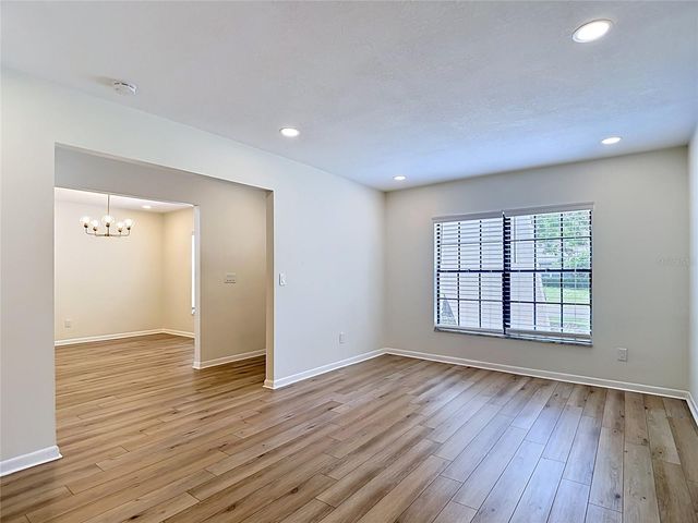 4321 FOXGLEN LANE, Tampa, FL 33624