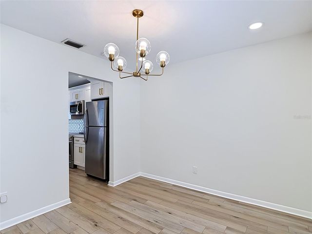 4321 FOXGLEN LANE, Tampa, FL 33624