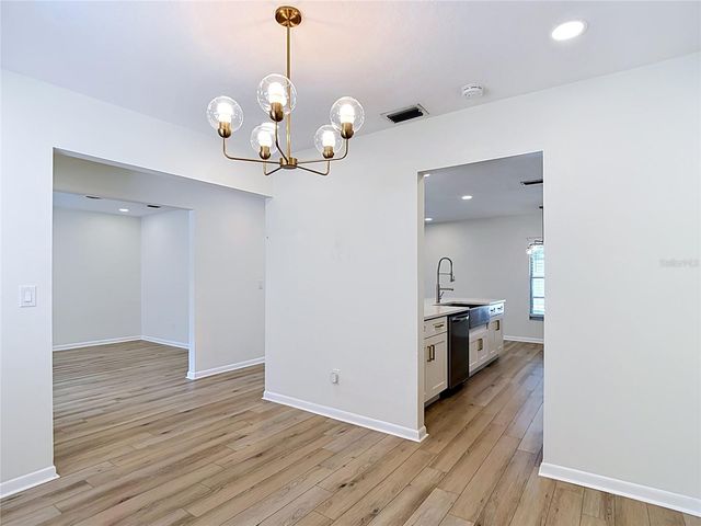 4321 FOXGLEN LANE, Tampa, FL 33624