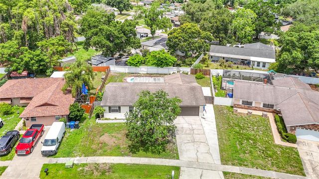 4321 FOXGLEN LANE, Tampa, FL 33624