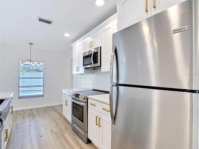 4321 FOXGLEN LANE, Tampa, FL 33624