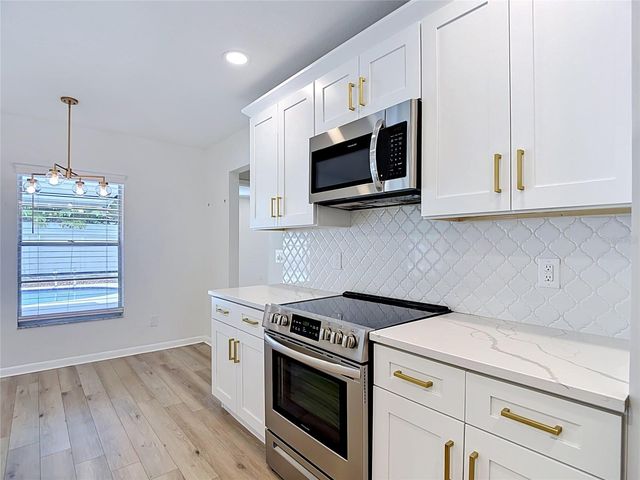4321 FOXGLEN LANE, Tampa, FL 33624