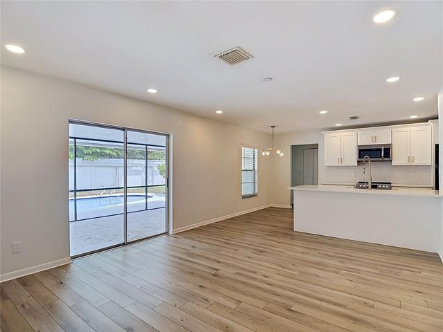 4321 FOXGLEN LANE, Tampa, FL 33624