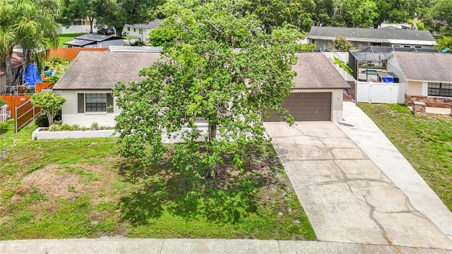 4321 FOXGLEN LANE, Tampa, FL 33624