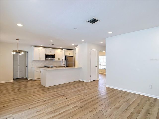 4321 FOXGLEN LANE, Tampa, FL 33624