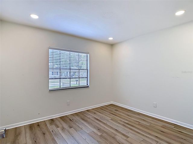4321 FOXGLEN LANE, Tampa, FL 33624