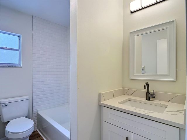4321 FOXGLEN LANE, Tampa, FL 33624