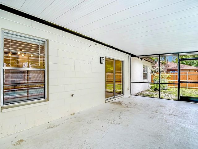 4321 FOXGLEN LANE, Tampa, FL 33624