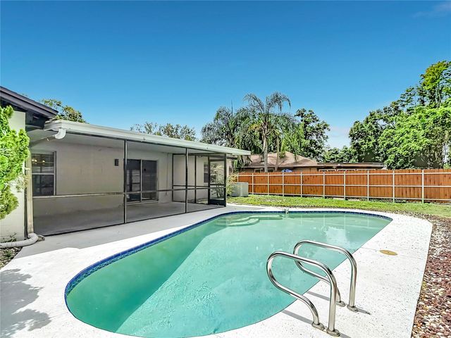 4321 FOXGLEN LANE, Tampa, FL 33624