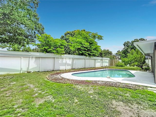 4321 FOXGLEN LANE, Tampa, FL 33624
