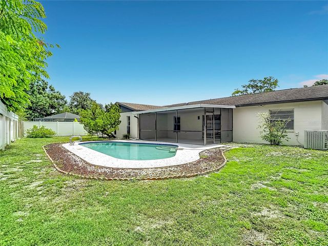 4321 FOXGLEN LANE, Tampa, FL 33624
