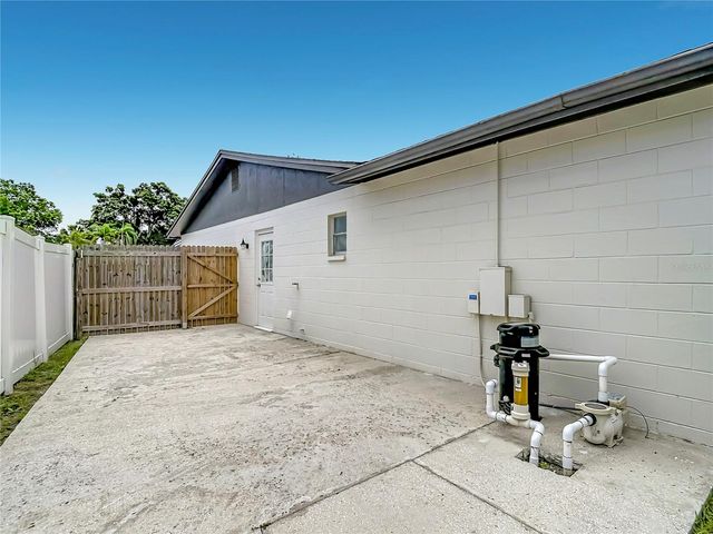 4321 FOXGLEN LANE, Tampa, FL 33624