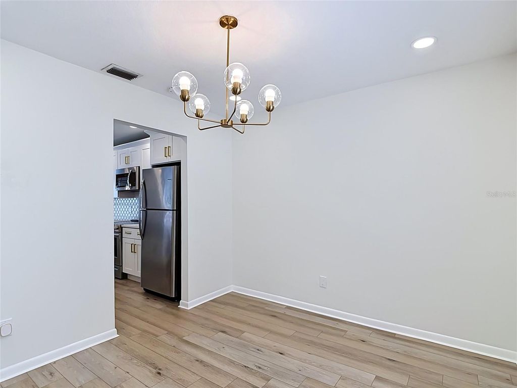 Image 19 of property listing at 4321 FOXGLEN LANE, Tampa, FL 33624