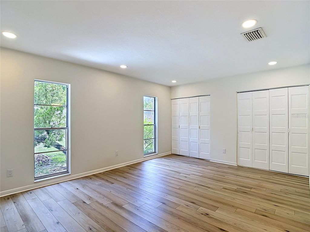 Image 33 of property listing at 4321 FOXGLEN LANE, Tampa, FL 33624