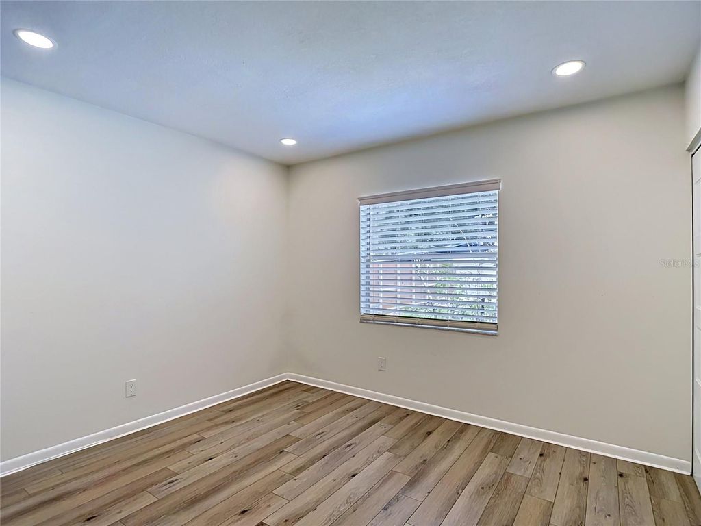 Image 41 of property listing at 4321 FOXGLEN LANE, Tampa, FL 33624