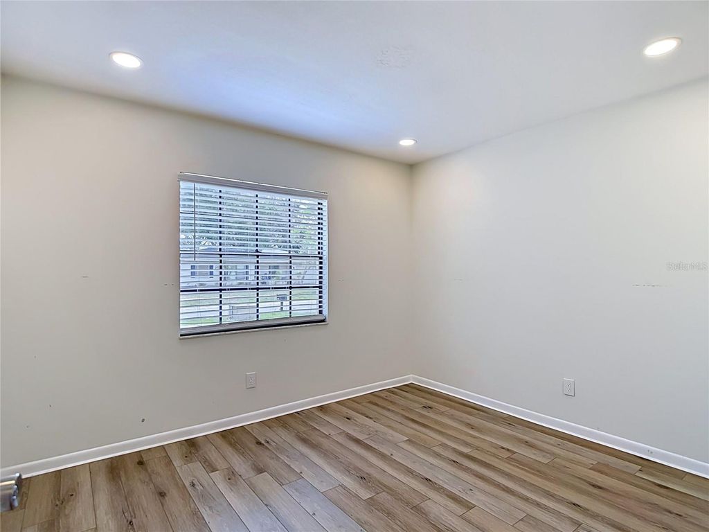 Image 46 of property listing at 4321 FOXGLEN LANE, Tampa, FL 33624