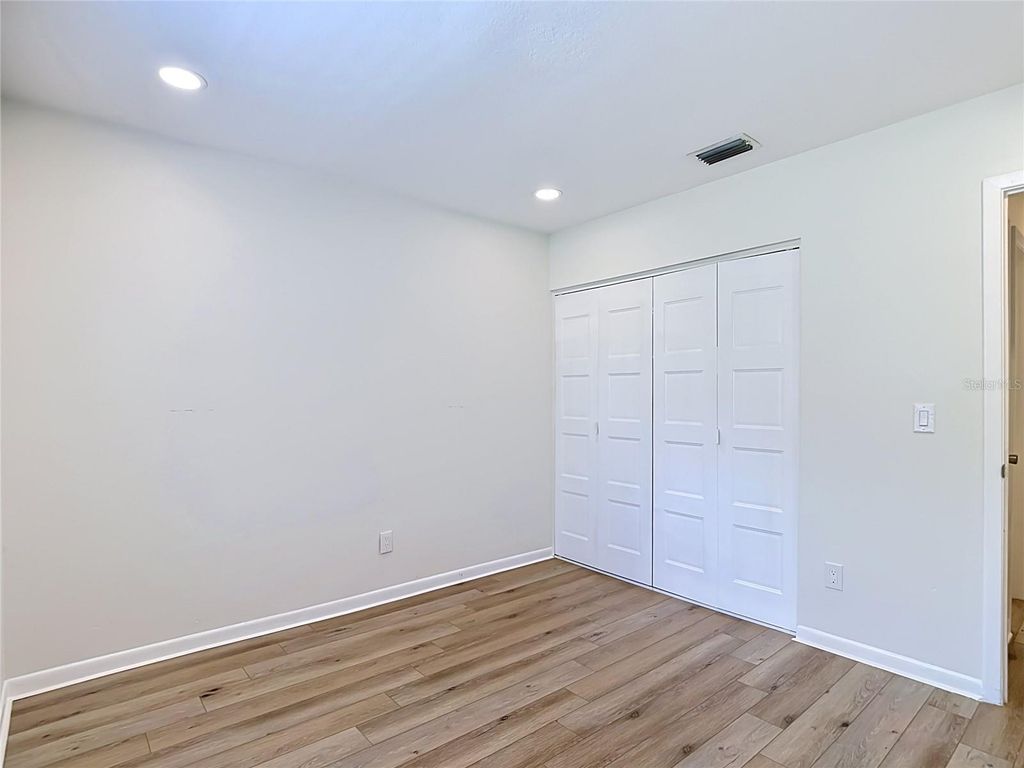 Image 49 of property listing at 4321 FOXGLEN LANE, Tampa, FL 33624