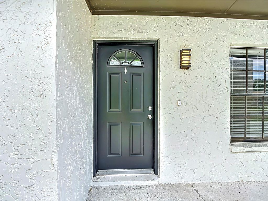 Image 10 of property listing at 4321 FOXGLEN LANE, Tampa, FL 33624