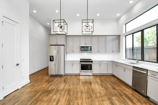 732 W 22nd Street A, Houston, TX 77008