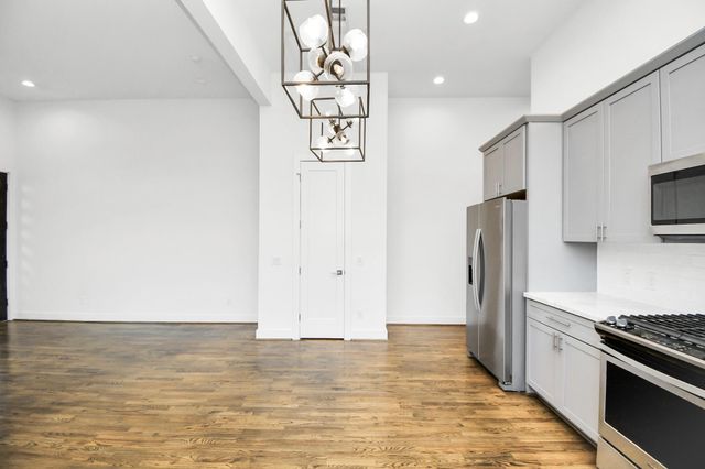 732 W 22nd Street A, Houston, TX 77008