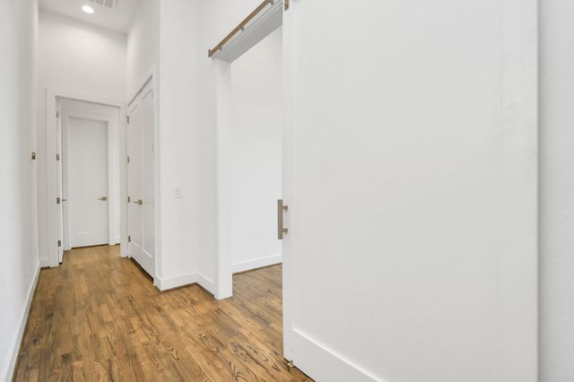 732 W 22nd Street A, Houston, TX 77008