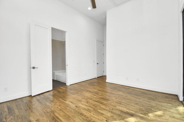 732 W 22nd Street A, Houston, TX 77008