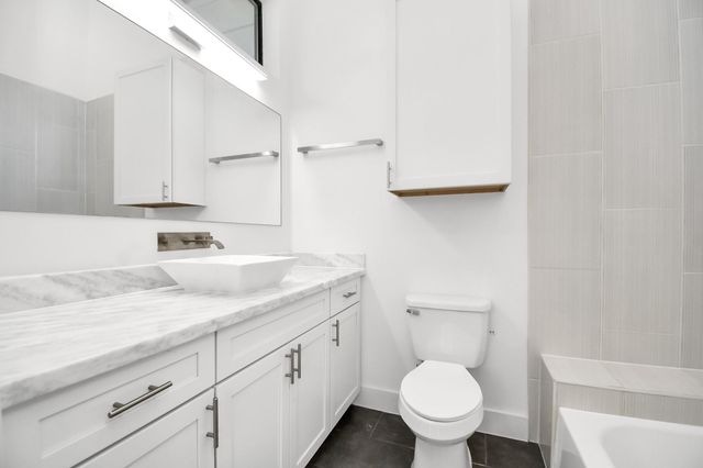 732 W 22nd Street A, Houston, TX 77008
