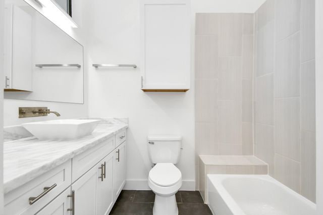 732 W 22nd Street A, Houston, TX 77008
