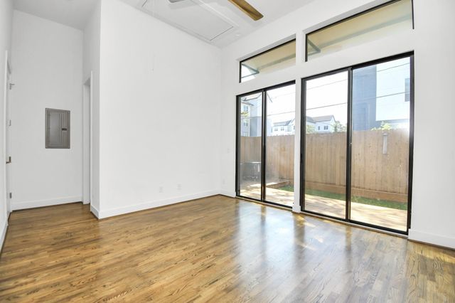 732 W 22nd Street A, Houston, TX 77008