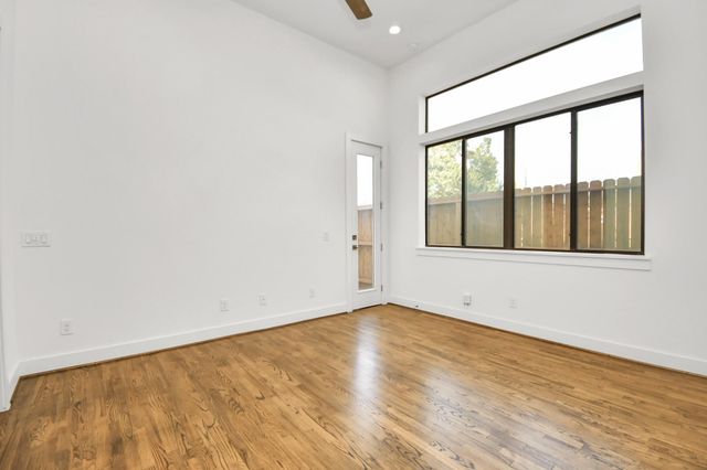732 W 22nd Street A, Houston, TX 77008