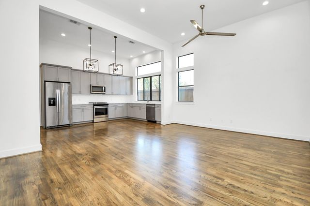 732 W 22nd Street A, Houston, TX 77008