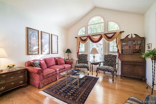 1708 Devonwood Drive, Rochester Hills, MI 48306