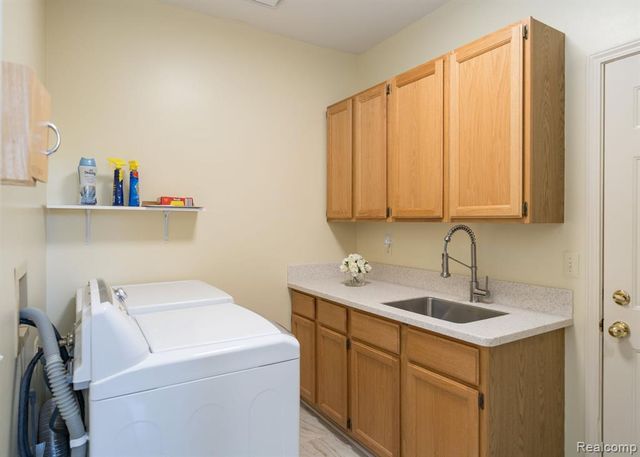 1708 Devonwood Drive, Rochester Hills, MI 48306