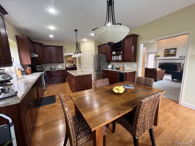 1708 Devonwood Drive, Rochester Hills, MI 48306