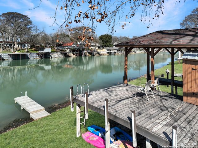 232 LAGUNA RIO, Seguin, TX 78155