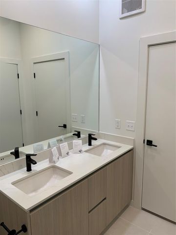 2209 S 1st ST 113, Austin, TX 78704