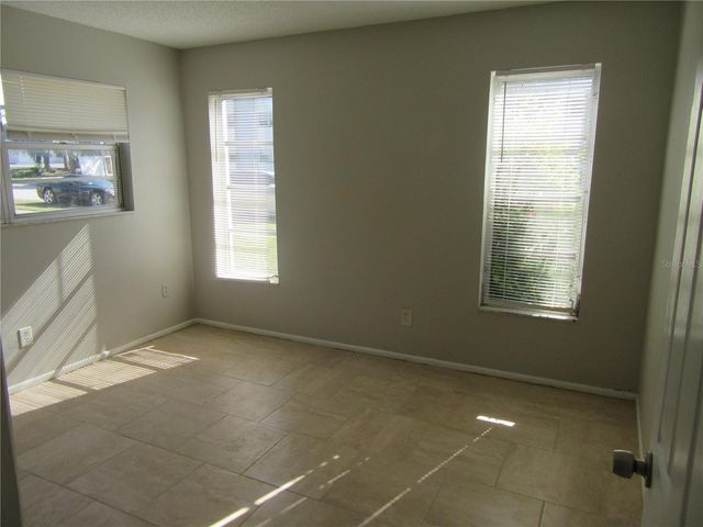 463 76TH AVENUE N 1, St Petersburg, FL 33702