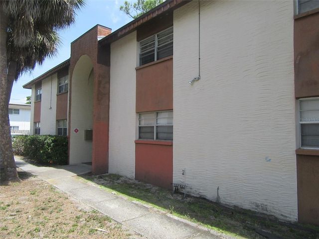 463 76TH AVENUE N 1, St Petersburg, FL 33702