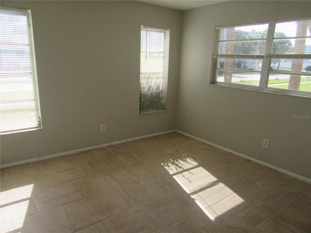 463 76TH AVENUE N 1, St Petersburg, FL 33702