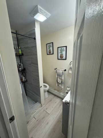 31 2nd Avenue, Waterbury, CT 06710