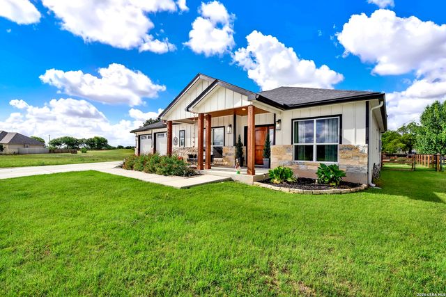 492 SPANISH GRANT CIR, Bandera, TX 78003