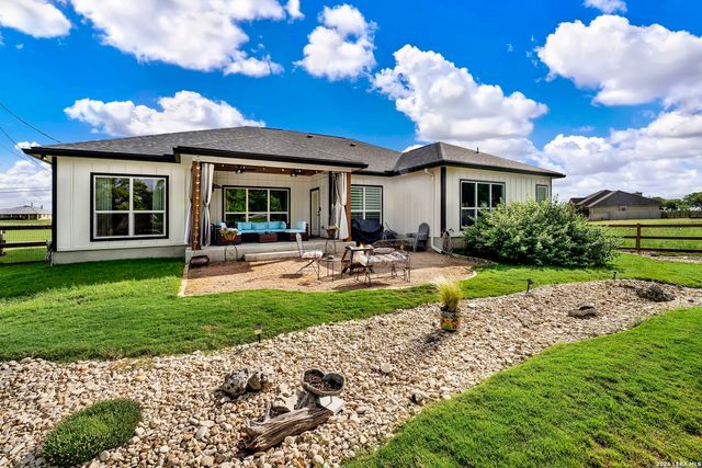 492 SPANISH GRANT CIR, Bandera, TX 78003