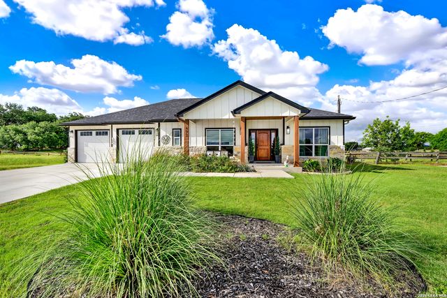492 SPANISH GRANT CIR, Bandera, TX 78003