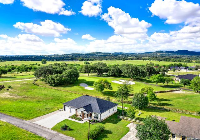 492 SPANISH GRANT CIR, Bandera, TX 78003