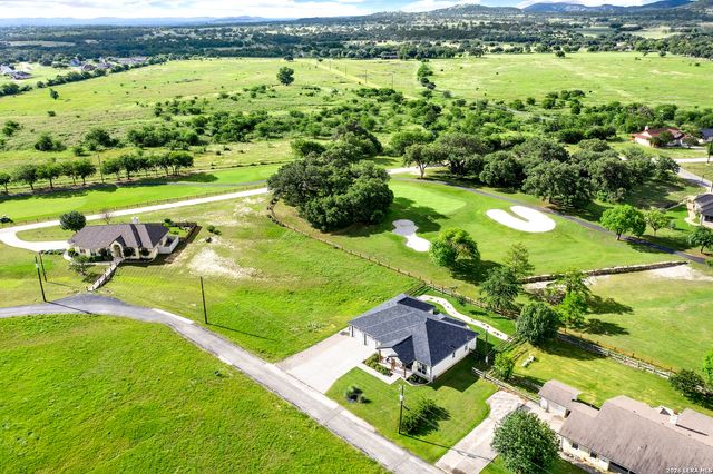 492 SPANISH GRANT CIR, Bandera, TX 78003