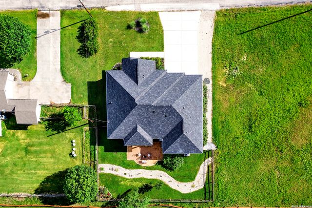 492 SPANISH GRANT CIR, Bandera, TX 78003
