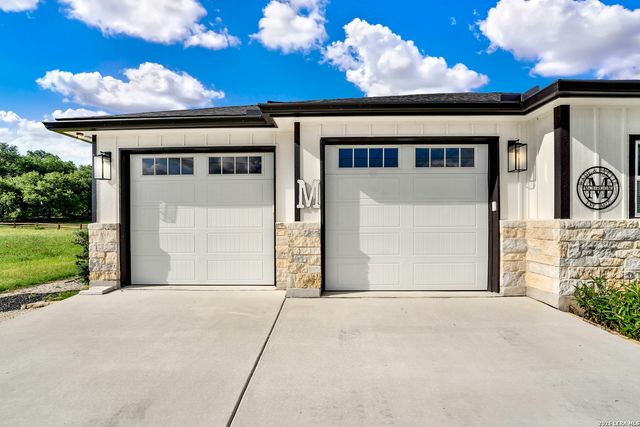 492 SPANISH GRANT CIR, Bandera, TX 78003