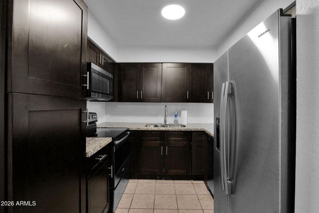 1808 E CENTER Lane D, Tempe, AZ 85281