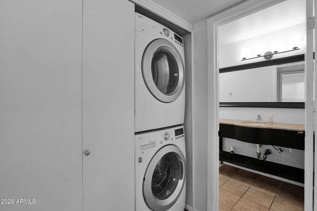 1808 E CENTER Lane D, Tempe, AZ 85281