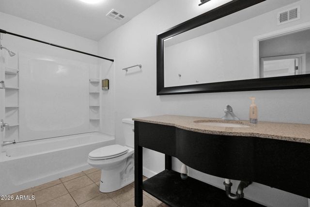 1808 E CENTER Lane D, Tempe, AZ 85281